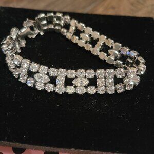 Vintage 1970s bracelet - costume jewelry